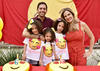Salomón y Tatiana con sus hijas, Fabianna, Luanna y Valentina, Rostros | Celebración al doble