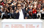El presidente del jurado, el director de cine mexicano Alejandro González Iñárritu , posa junto a la gionista Kelly Reichardt, las actricez Maimouna N'Diaye y Elle Fanning y la directora Alice Rohrwacher.