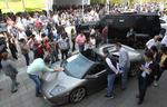 También fue vendido el Lamborghini Murciélago modelo 2007 en un millón 775 mil pesos. Roberto López, comprador del vehículo, es dueño de 360 Motors, empresa de autos de lujo seminuevos en Morelia, Michoacán.