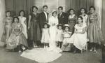 “Recordando con mucho cariño el matrimonio de Ernesto Chavarría Celestino y María Trinidad Ramos Garcia (fallecida), acompañados de su familia en 1956”.