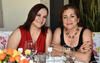 Krissya con Jaqueline Ávalos de Murra y Gabriela Esquivel de Ayup