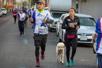 Algunos miembros de la prensa y otros corredores realizaron el recorrido con sus mascotas.