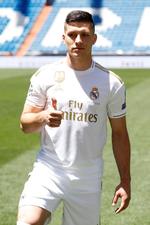 Luka Jovic vive su primer día como jugador del Real Madrid