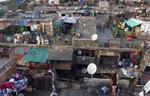 Cuatro millones de personas sobreviven hacinadas en la mayor extensión metropolitana de barrios marginales en Manila.