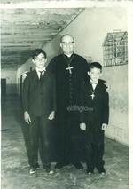 Sr. Obispo Fernando Romo, Rogelio Prieto Villegas y Rubén Prieto Morales en la Hacienda Lequeitio en Coahuila en 1966.