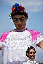 Conmemoran 112 años del natalicio de Frida Kahlo