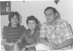 Prof. José Luis Gómez Esparza y Sra. María Alicia Acosta festejando los 15 años de su hijo, José Javier Gómez Acosta, en abril de 1988.