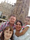 10072019 EN RECIENTE VIAJE.  Hans, Idoia, Ainhoa e Isabel en el Templo de la Sagrada Familia en Barcelona, España.
