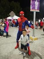 Santi con Spider-Man.