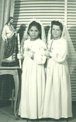 Primera Comunión en el año de 1950 en la iglesia de Guadalupe.
Ellas son, Elena Rivas Pérez e Isabel Rivas Pérez.
