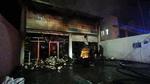 Un fuerte incendio registrado en un local comercial de Durango en los últimos minutos de este lunes, dejó pérdidas cuantiosas.