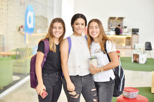 Romina, Ximena y Amina.jpg