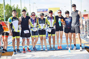 Ducks MX.jpg, Rostros | Participan en triatlón