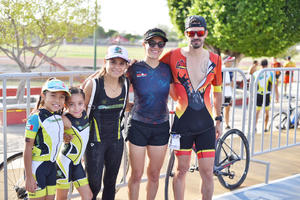 Mabel, Ana Camila, Bertha, Cristy y Lalo.jpg, Rostros | Participan en triatlón