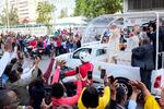 Miles de personas recibieron al Papa Francisco en Mozambique.