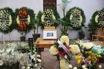 En el Instituto de Artes Gráficas de Oaxaca (IAGO) se montó una ofrenda floral en honor al artista Francisco Toledo, fallecido el jueves a los 79 años de edad. El IAGO fue fundado por Toledo en 1988.