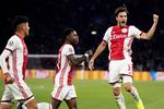 Edson Álvarez colabora con un gol en la victoria del Ajax