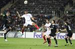 'Chicharito' anota en la goleada del Sevilla en Europa League