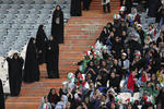 Sin embargo, hoy las mujeres iraníes rompieron un tabú con su entrada al estadio Azadi de Teherán.