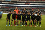 México gana en su regreso al Estadio Azteca