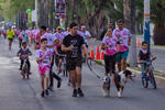 Cada uno de los participantes corrió por la causa de apoyar la lucha contra el cáncer, aprovechando las actividades del "Mes Rosa", octubre.