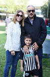 25102019 Eduardo, Katia y su hijo.