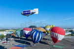 Cientos de personas disfrutan del espectáculo que involucra la participación de casi una docena de globos aerostáticos, así como un zeppelin de más de 40 metros.