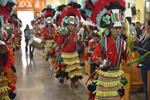 Danzan. Con el tradicional baile de la región norte del centro del país, los matachines estuvieron presentes en la celebración con su indumentaria característica en la que las sonajas y el tambor no dejaron de escucharse.