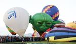 Alrededor de 200 globos aerostáticos de 25 países surcaron este sábado los cielos de León, en el estado de Guanajuato, en la edición 18 del Festival Internacional del Globo que concluirá este 18 de noviembre.