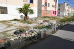 Un riesgo. Habitantes de la colonia Rincón La Merced, en la zona conocida como Manhattan, tienen problemas con la basura, además de brotes de aguas negras.