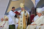 Monseñor Faustino Armendáriz tomó posesión como X Arzobispo de la Arquidiócesis de Durango, mediante una misa que se celebró en la Velaria de las instalaciones de la Feria.
