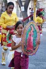 Todos participan. Niñas y niños participan de esta gran fiesta religiosa en honor a la Morenita del Tepeyac. El 1 de diciembre se tiene programado el rosario de Aurora saliendo del Parque Morelos, hacia la catedral, a las 6:30 horas.