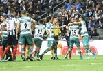 SANTOS VS MONTERREY 


 Cuartos de final entre Santos Laguna y Rayados de Monterrey Santos 2. Monterrey 4 segundo tiempo Apertura 2019