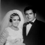 Sr. Lucio Carrera Chihuahua y Yolanda Núñez Luna celebrando sus nupcias en
1969.