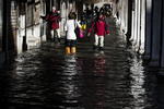 Las inundaciones sufridas, las peores en medio siglo, han provocado una caída en picado de las visitas de turistas.