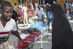 'Mando mis más profundas condolencias a las familias y amigos de que han perdido a seres queridos', declaró en una rueda de prensa el presidente somalí Mohamed Abdulahi Farmajo, 'está claro que los terroristas no dejaran (tranquila) a una sola persona en este país.