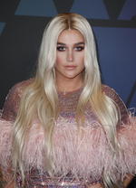 2014

La cantante pop Kesha demandó a su productor, Lukasz S. Gotttwald (apodado Dr. Luke), por agresión sexual y acoso. Kesha lo señala por 'haberla forzado a tomar drogas y alcohol para abusar sexualmente de ella' y que Dr. Luke la amenazó con destruir su carrera y la integridad de su familia.