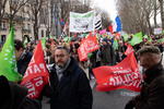 Grupos de manifestantes salieron a las calles de París.