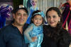 20012020 AL ESTILO FROZEN.  Valeria cumplió un año más de vida; la estuvieron acompañando sus papás, Jorge y Tania.