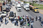 Habitantes de Tlahualilo encabezan la protesta.