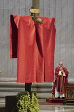 Sin fieles, Papa Francisco preside misa del Viernes Santo