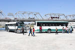 Los autobuses de las rutas que conectan a Durango con Coahuila que no cumplían con normas sanitarias, retornaron por el vado del río.