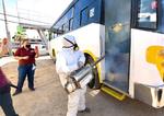Por COVID-19, sanitizan unidades de transporte público en Torreón