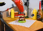 Pero, ¿cómo René Saucedo prepara la hamburguesa y qué ingredientes le pone?, aquí lo cuenta.