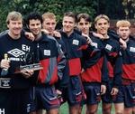 Beckham inició con el Manchester United (1992-2003), al tiempo que integraba las categorías juveniles de la Selección de Inglaterra. Como Red Devil ganó seis Premier League, dos FA Cup, dos Supercopa de Inglaterra, una Champions League y una Copa Intercontinental; entre 1994-95 tuvo un breve paso por el Preston North End.