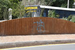 Por todos lados. Los grafiteros han dejado su huella también en los distintos parabuses, los cuales lucen abandonados y sin ningún tipo de vigilancia.