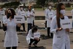 Honran a personal médico víctimas del coronavirus en Brasil