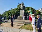 Más tarde, López Obrador visitó el monumento a Benito Juárez.