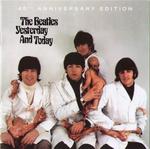 YESTERDAY AND TODAY: En 1966 The Beatles lanzaron una imagen con ellos vestidos con bata blanca, ensangrentados y cargando muñecos tamaño bebé natural, descabezados. La portada del disco recopilatorio fue retirada por el escándalo.