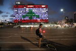 Ayuntamiento de Tel Aviv se ilumina en solidaridad con bandera de Líbano